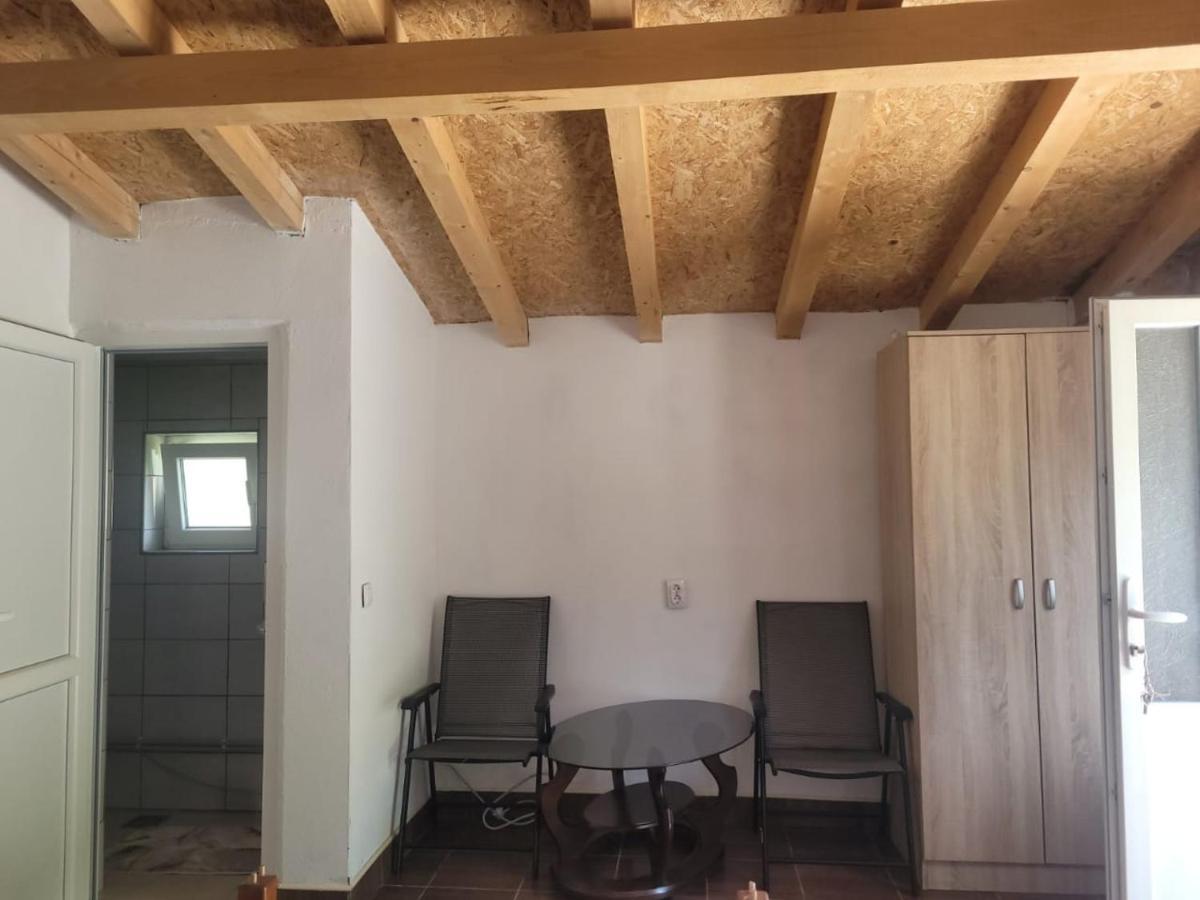Lola Guest House Vuthaj المظهر الخارجي الصورة