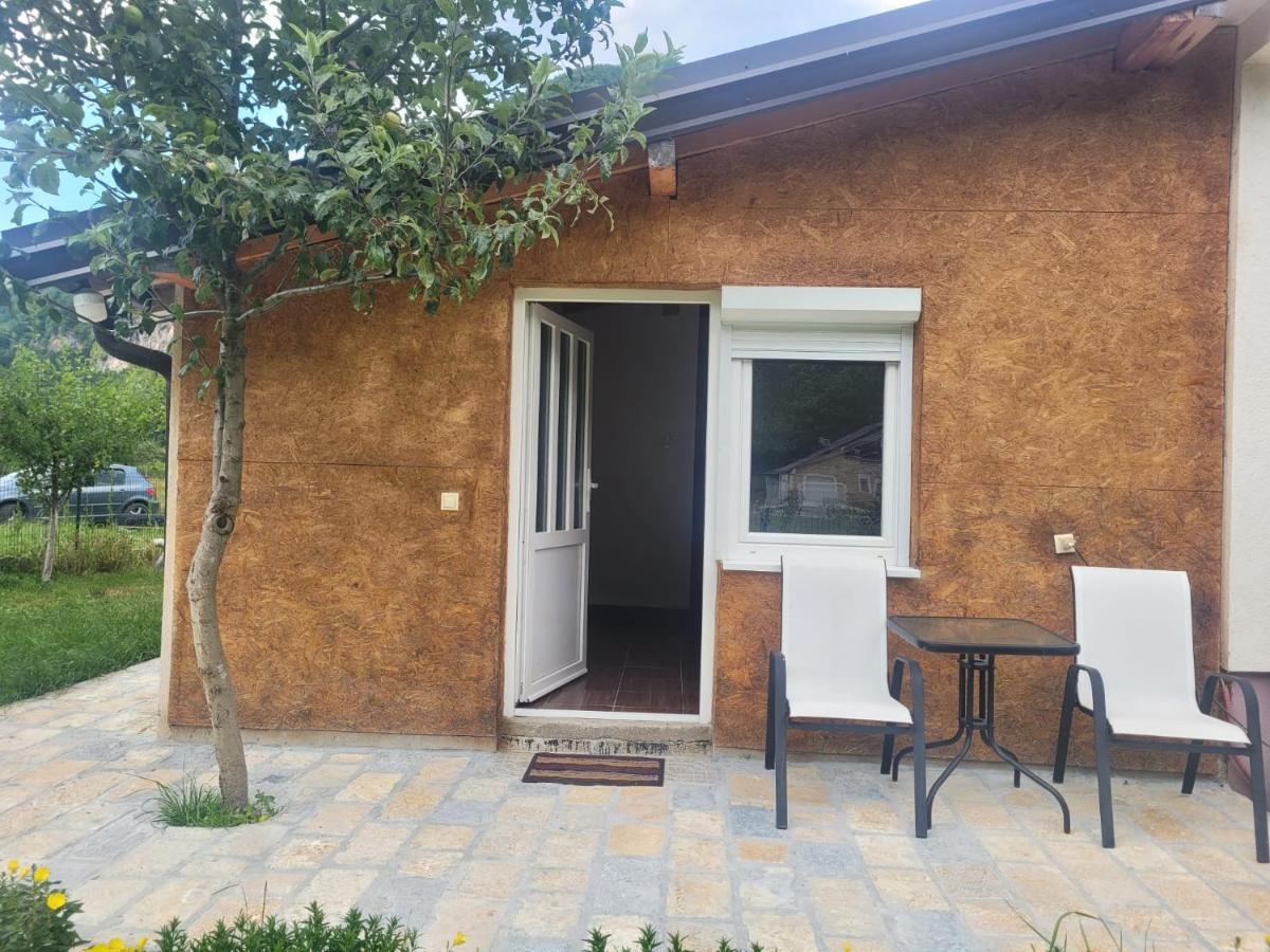 Lola Guest House Vuthaj المظهر الخارجي الصورة