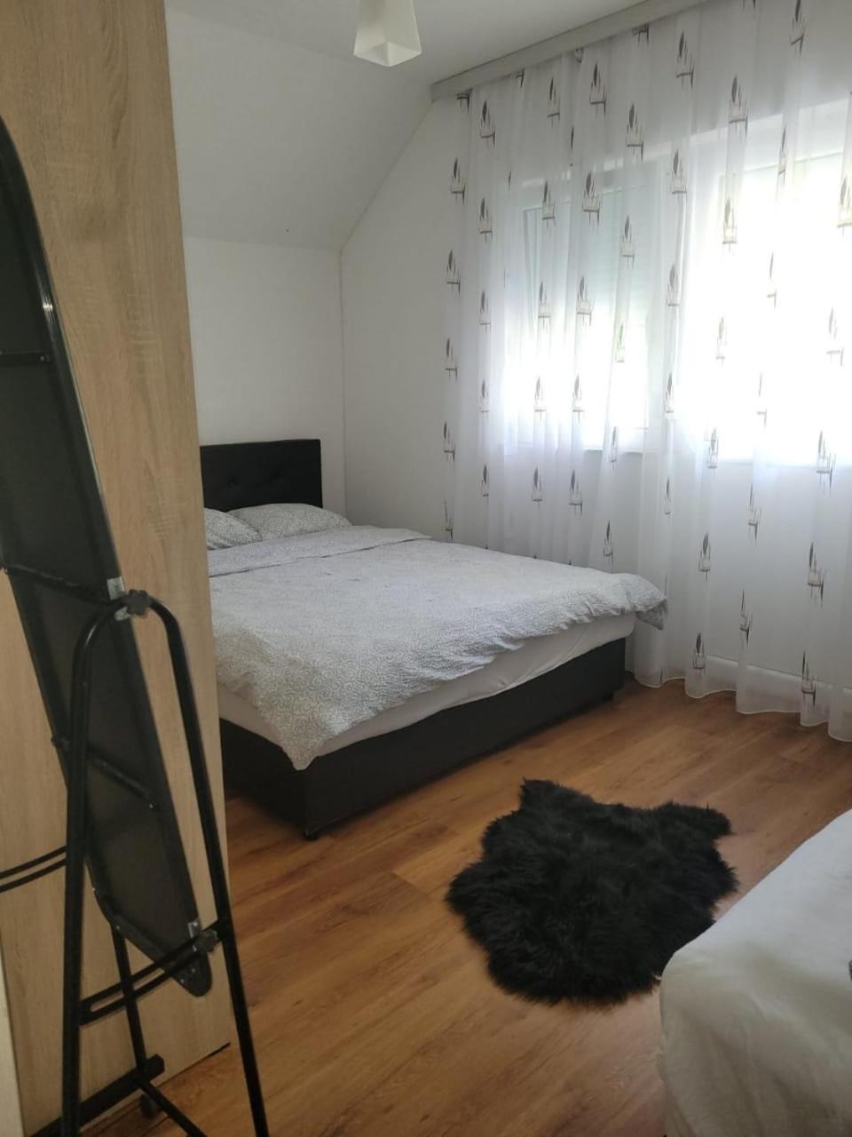 Lola Guest House Vuthaj المظهر الخارجي الصورة