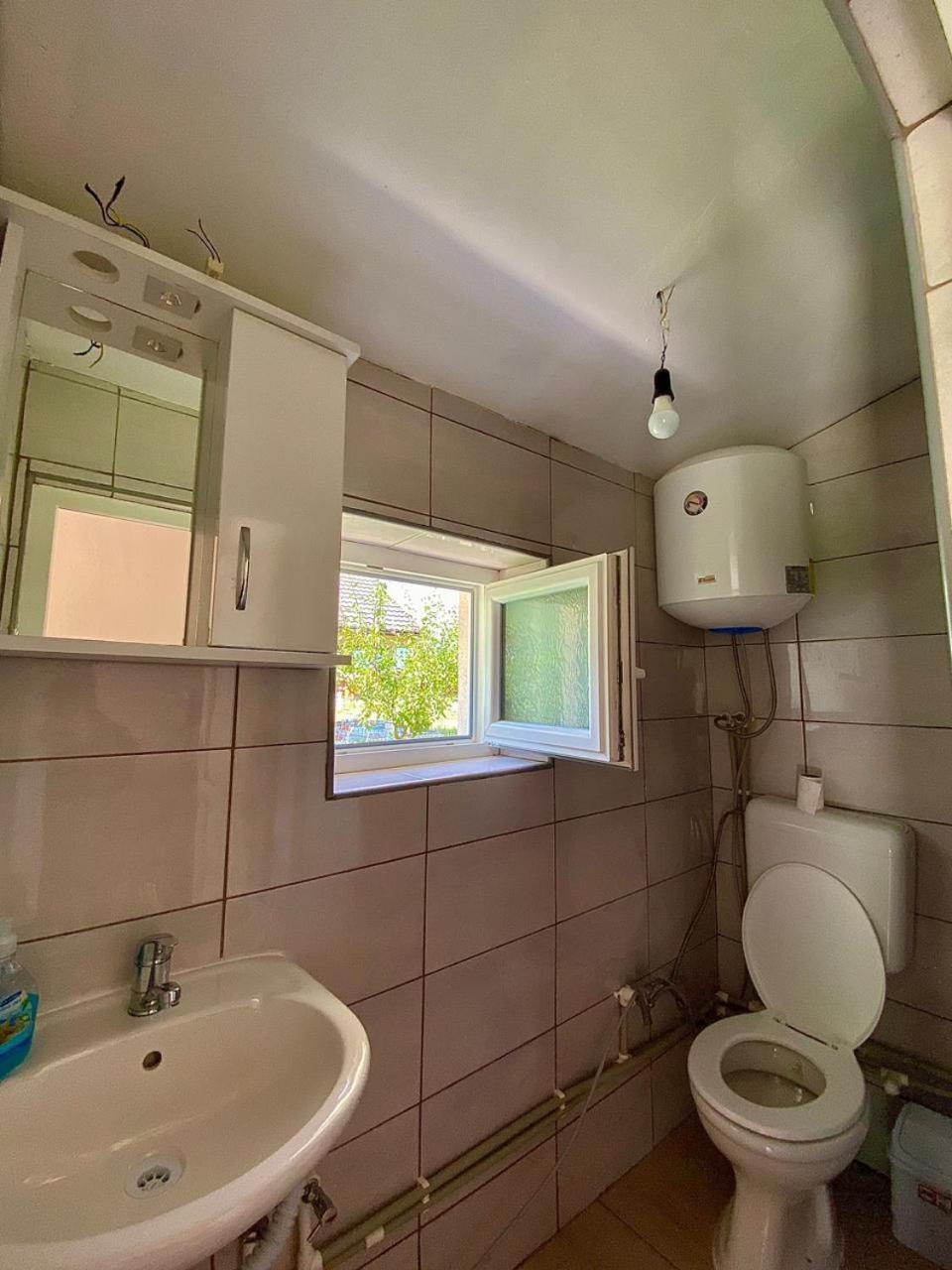 Lola Guest House Vuthaj المظهر الخارجي الصورة