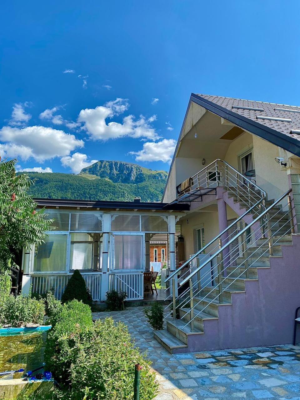 Lola Guest House Vuthaj المظهر الخارجي الصورة